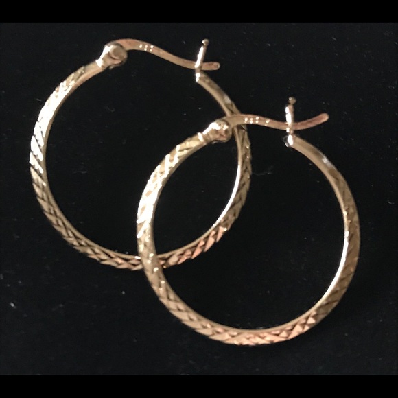 🛍Gold Over 925 Laser Cut Hoop Earrings w/Gift Bag - Picture 3 of 6